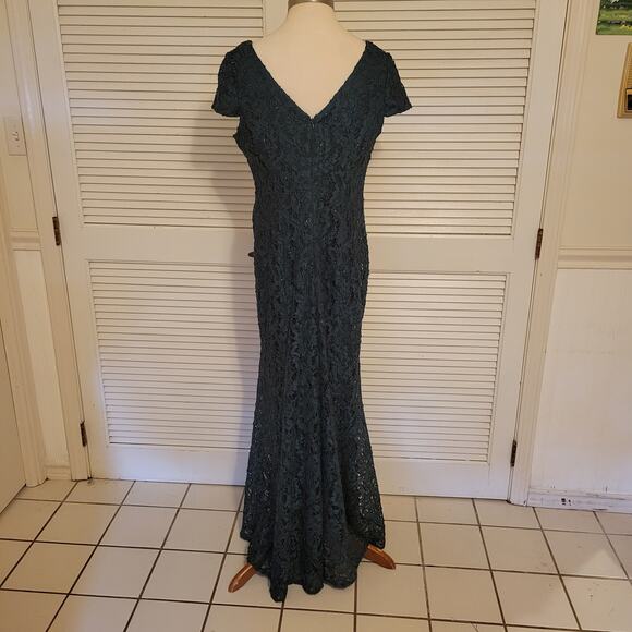 Alex Evenings Green Lace Metallic Floral Gown Size 12 Formal Maxi Dress - Picture 2 of 8